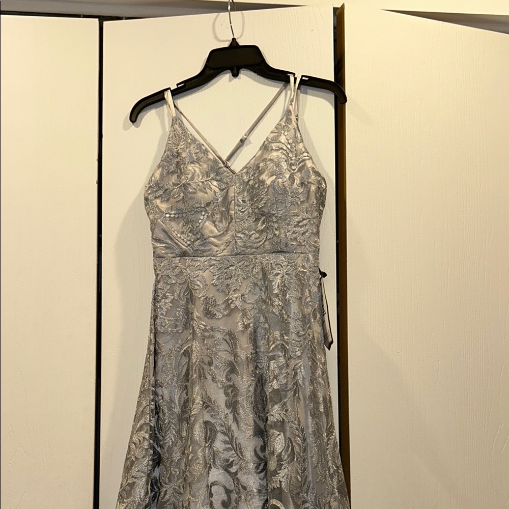 NWT Elegant Silver Floral Women's Prom Dress